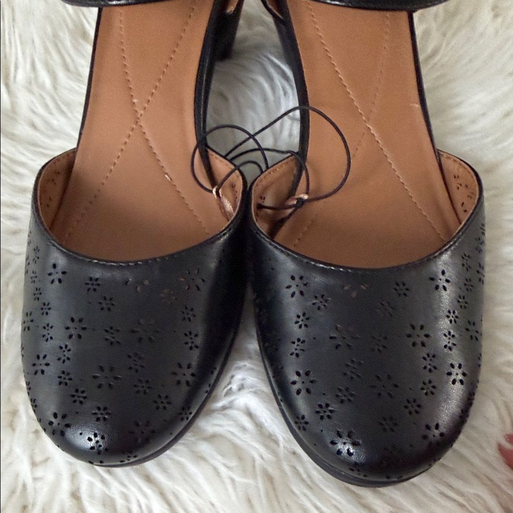 Easy Spirit Black Perforated Size 8.5 NWOT - Picture 4 of 16